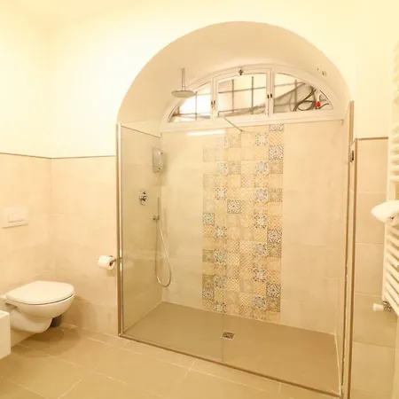 Borgonove Nocleg ze śniadaniem 4*